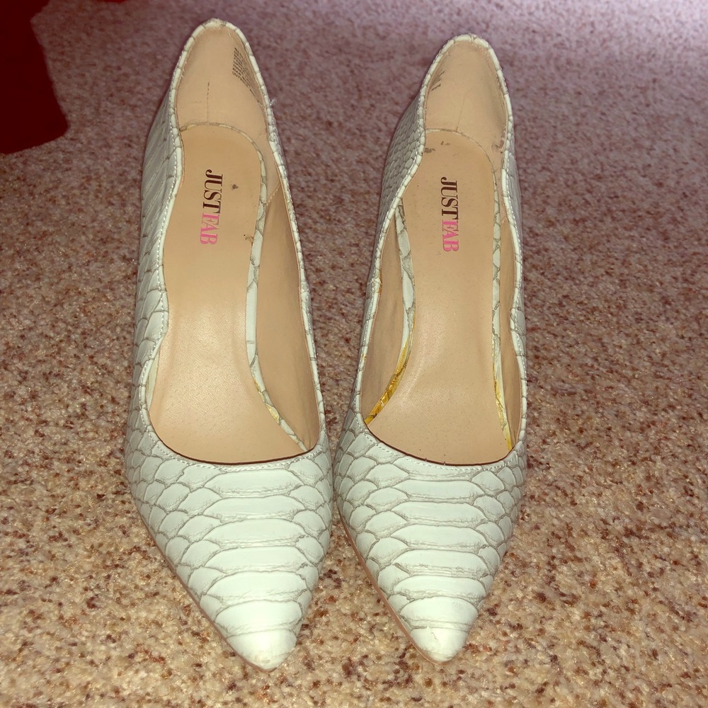 Just Fab faux alligator skin pumps